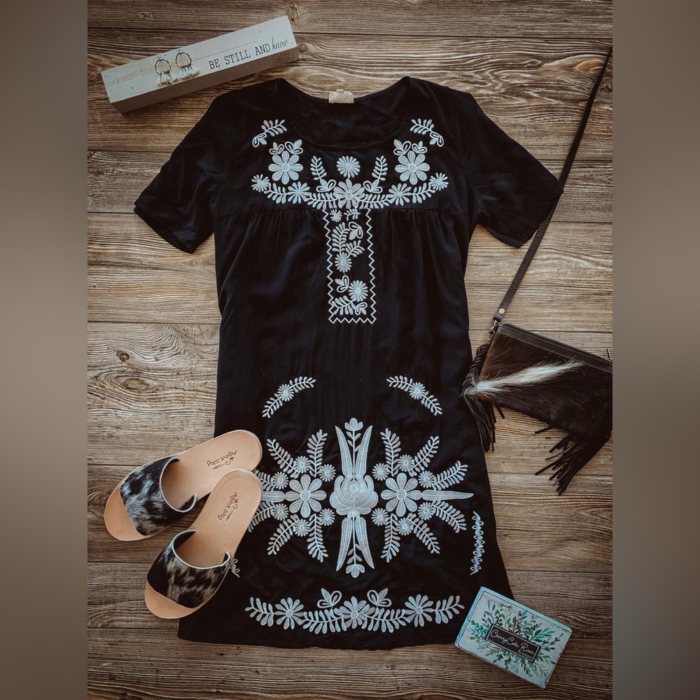 LAYERZ CLOTHING Peasant Tunic Black Dress with White Embroidered Size Small